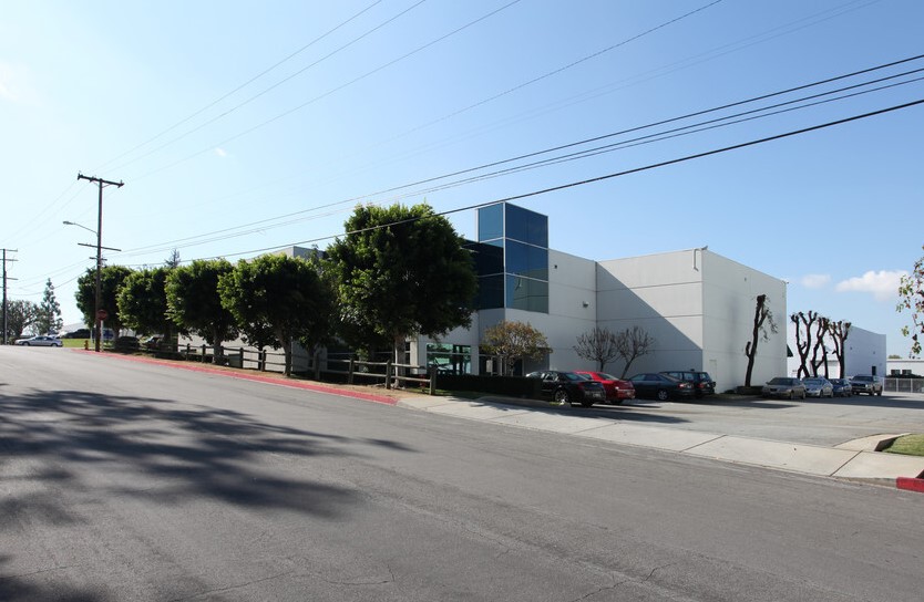 957 Lawson St,City of Industry,CA,91748,US City of Industry,CA